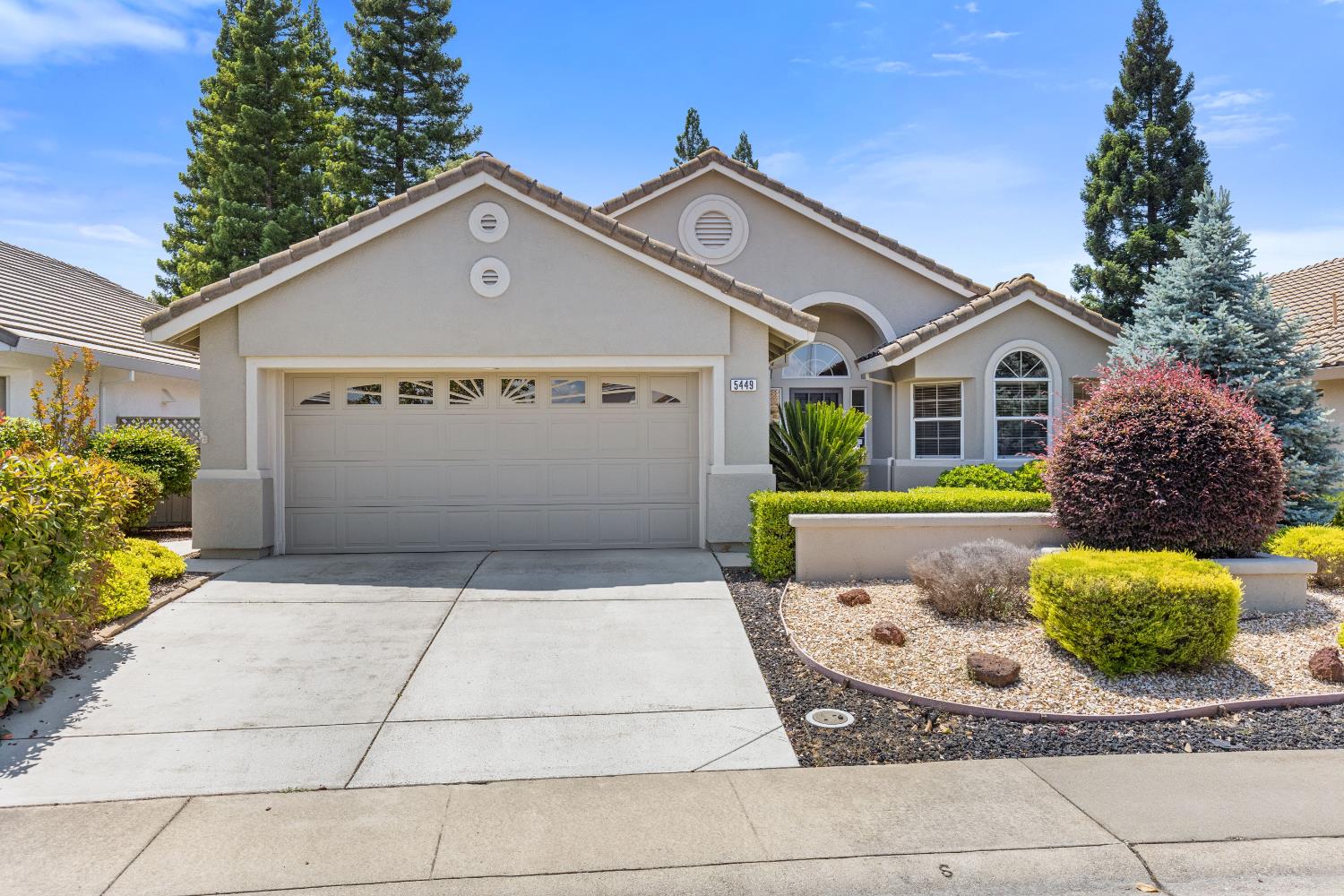 Detail Gallery Image 1 of 51 For 5449 Campcreek Loop, Roseville,  CA 95747 - 2 Beds | 2 Baths