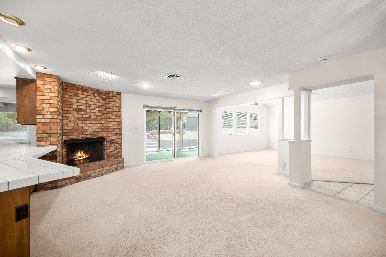 Detail Gallery Image 6 of 30 For 5030 Rimwood Dr, Fair Oaks,  CA 95628 - 3 Beds | 2 Baths