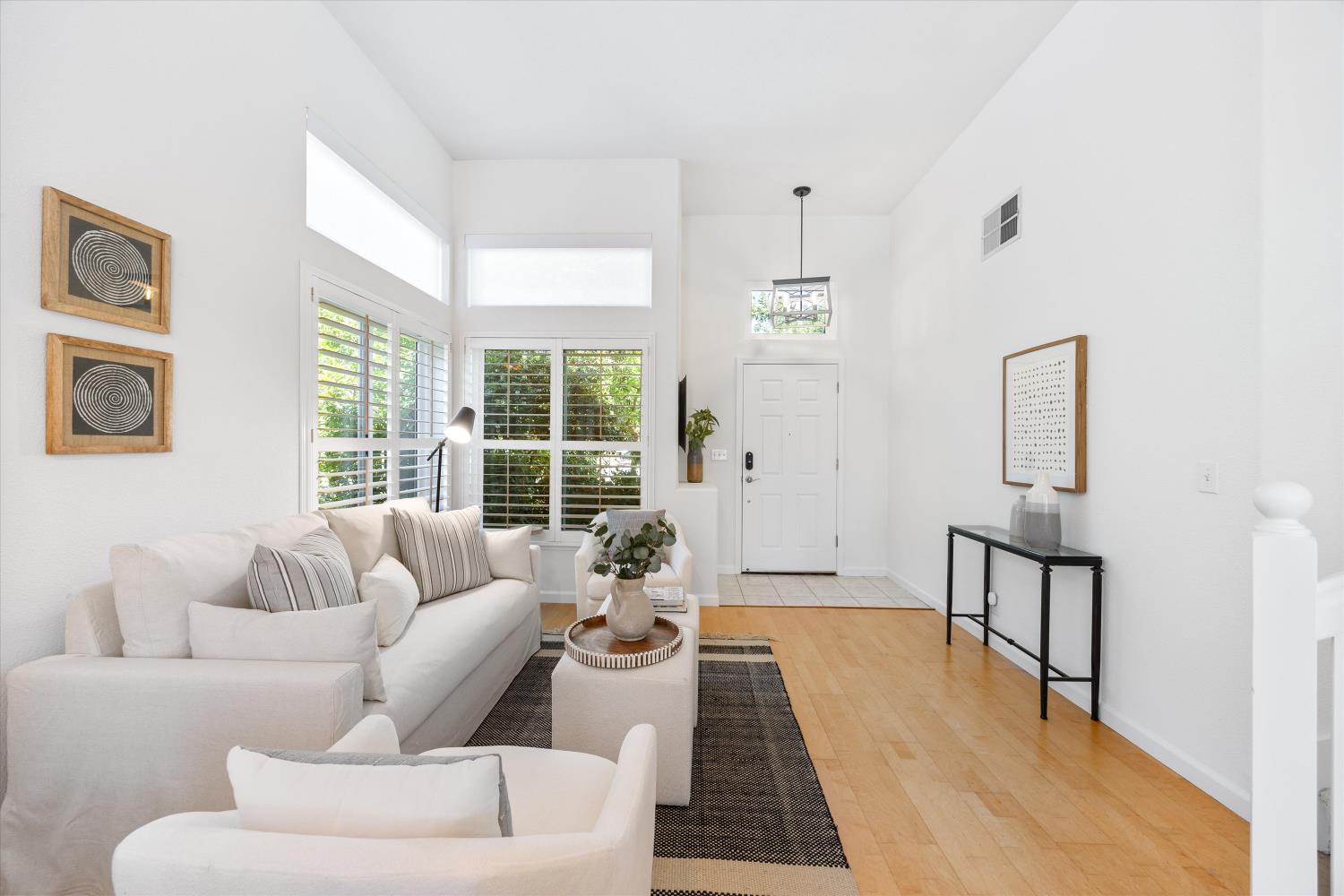 Detail Gallery Image 8 of 40 For 2929 Turnbuckle Cir, Elk Grove,  CA 95758 - 4 Beds | 2/1 Baths