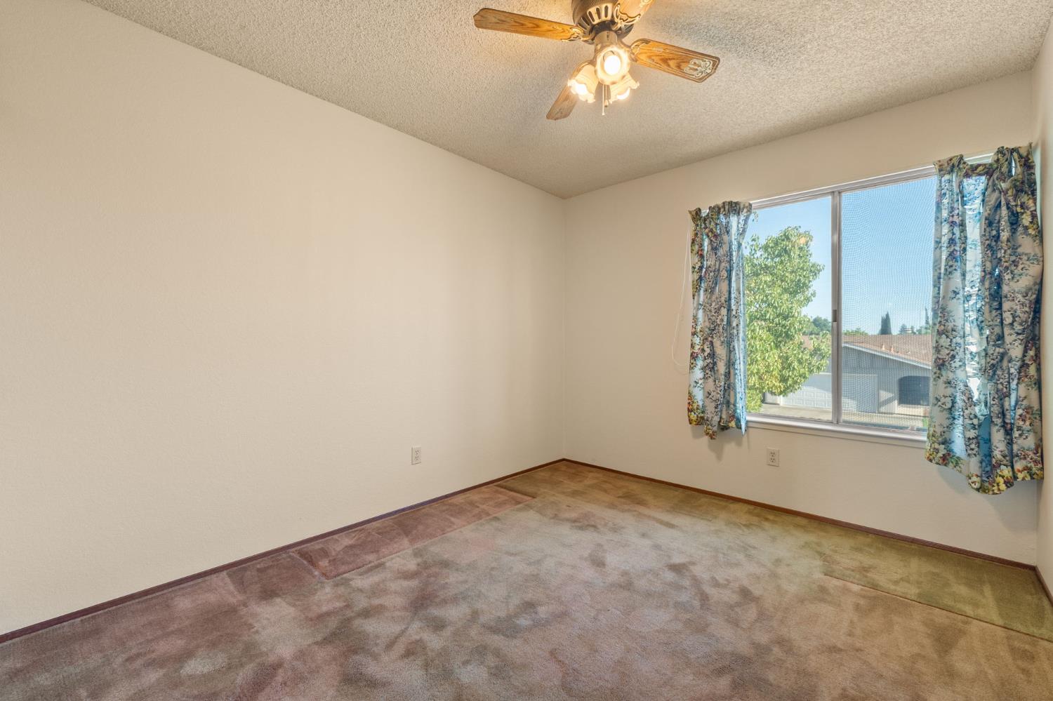 Detail Gallery Image 25 of 40 For 4195 Amapola Way, Sacramento,  CA 95823 - 4 Beds | 2/1 Baths