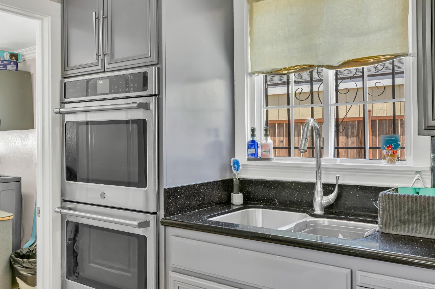 Detail Gallery Image 23 of 46 For 4345 48th St, Sacramento,  CA 95820 - 3 Beds | 2 Baths