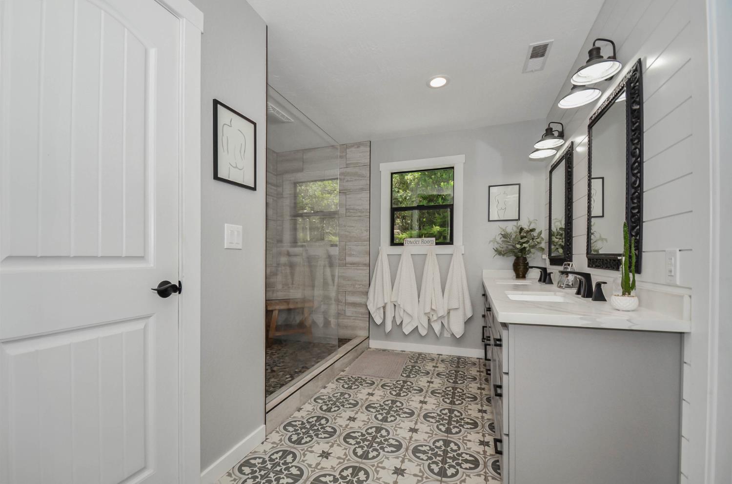 Detail Gallery Image 27 of 68 For 10376 Tabeaud Rd, Pine Grove,  CA 95665 - 3 Beds | 3 Baths