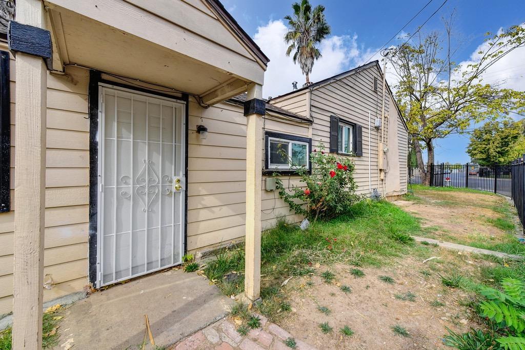 Detail Gallery Image 18 of 34 For 3946 23rd Ave, Sacramento,  CA 95820 - – Beds | – Baths