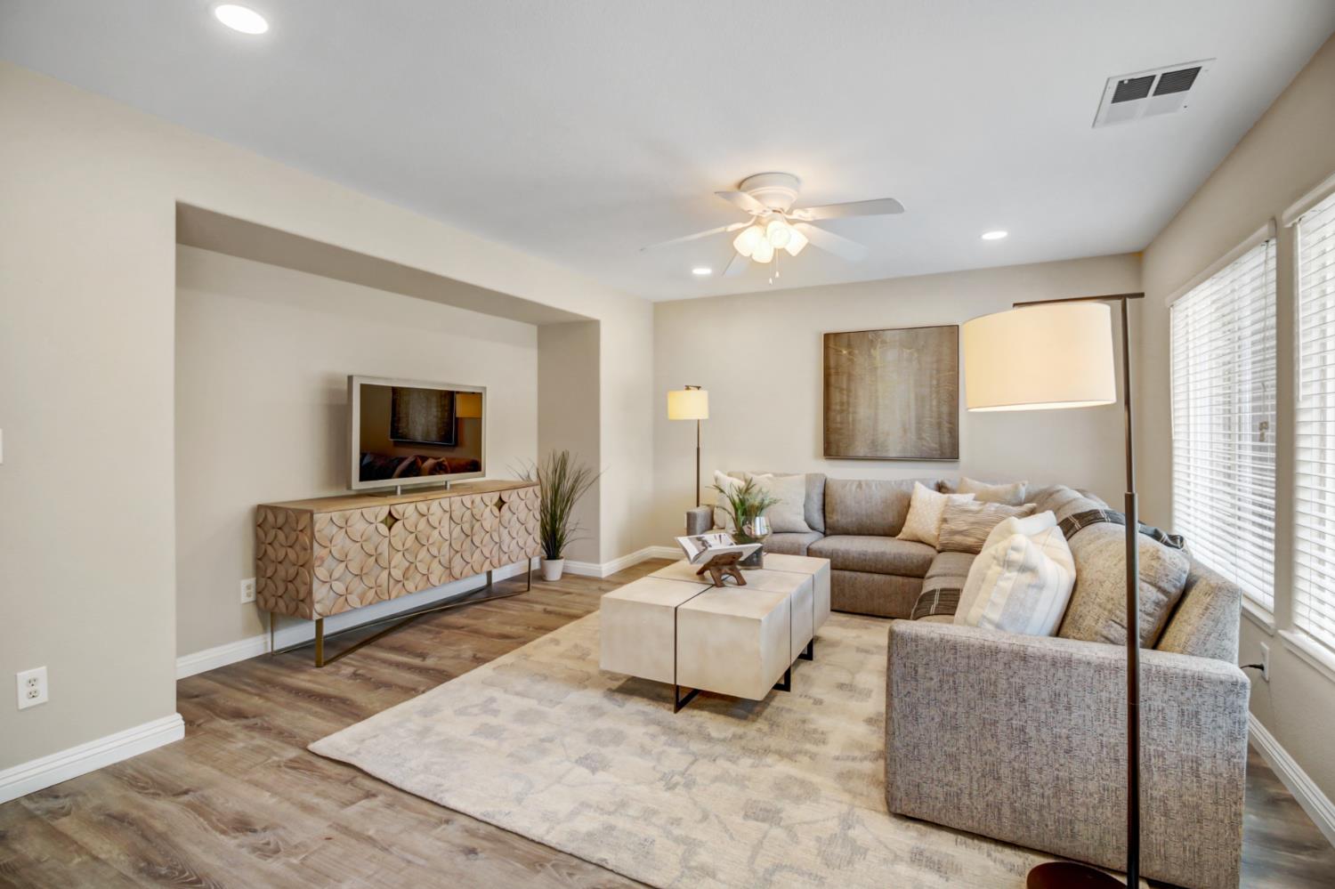 Detail Gallery Image 13 of 44 For 205 Dover Ct, Lincoln,  CA 95648 - 4 Beds | 2/1 Baths
