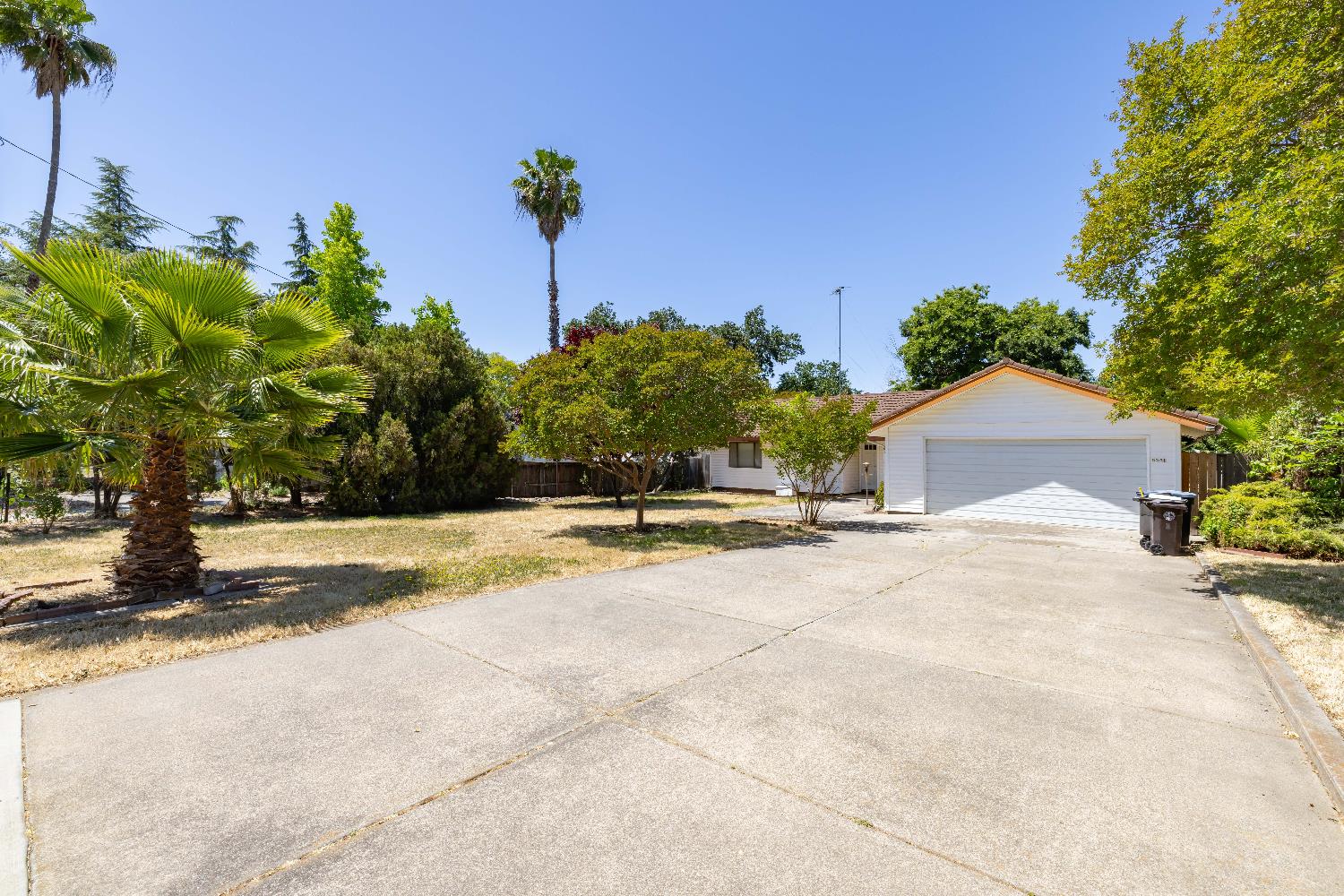 Detail Gallery Image 2 of 40 For 5541 Mariposa Ave, Citrus Heights,  CA 95610 - 3 Beds | 2 Baths