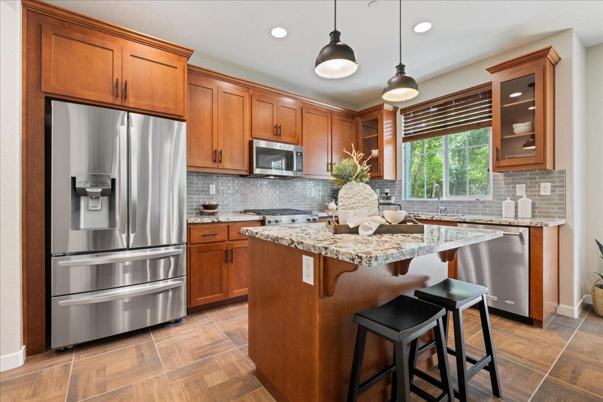 Detail Gallery Image 15 of 54 For 1032 Oakbriar Cir, Roseville,  CA 95747 - 4 Beds | 3 Baths