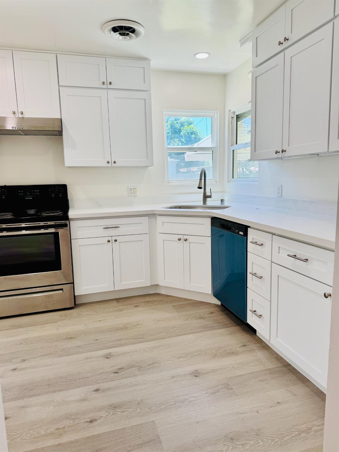 Detail Gallery Image 7 of 21 For 4424 Lantana Ave, Sacramento,  CA 95824 - 2 Beds | 1/1 Baths