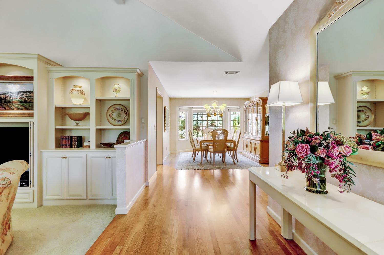 Detail Gallery Image 6 of 99 For 16949 Round Valley Cir, Grass Valley,  CA 95949 - 3 Beds | 2/1 Baths