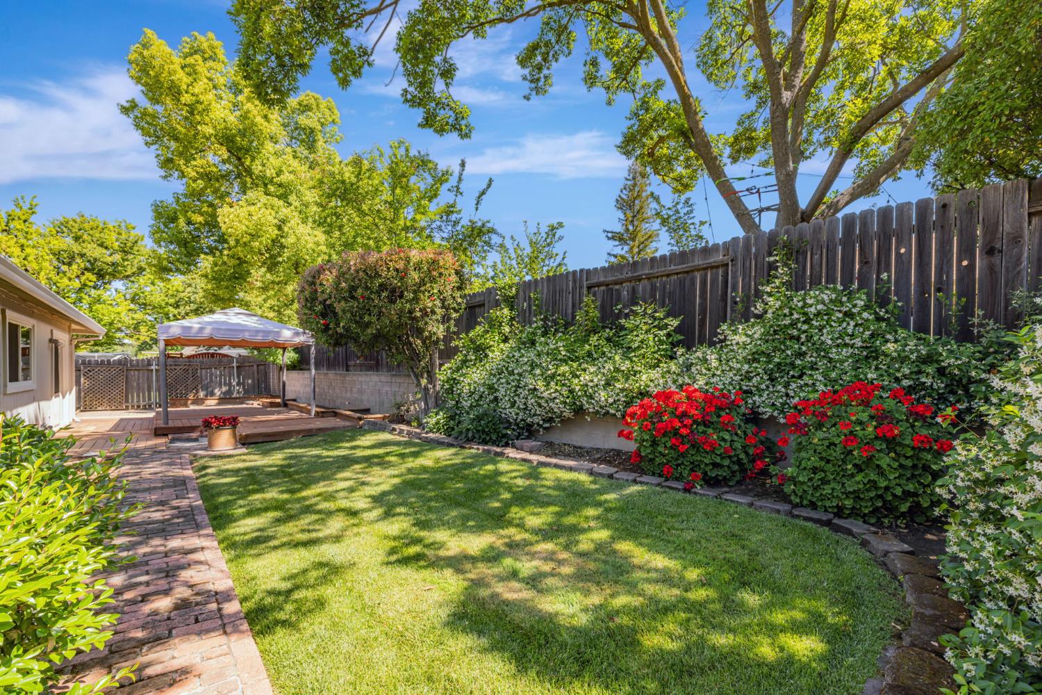 Detail Gallery Image 31 of 37 For 6818 Flaming Arrow Dr, Citrus Heights,  CA 95621 - 3 Beds | 2 Baths