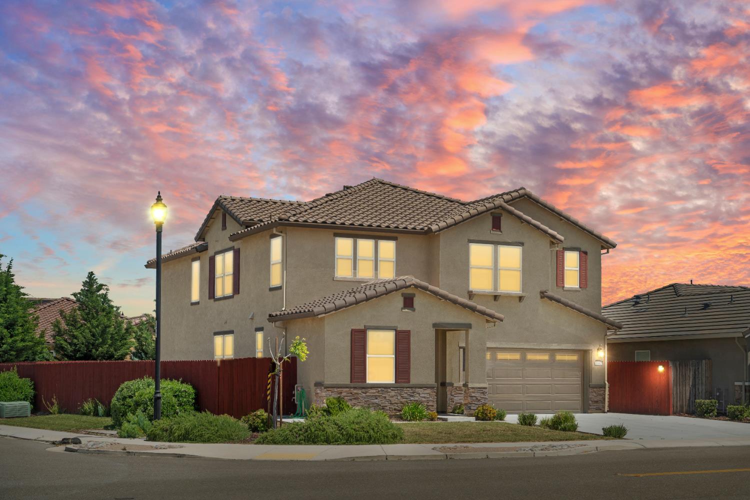 Detail Gallery Image 1 of 52 For 1602 Oleander Ave, Manteca,  CA 95337 - 5 Beds | 3 Baths