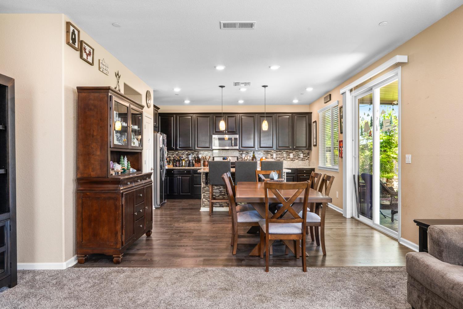 Detail Gallery Image 12 of 44 For 4811 Copper Sunset Way, Rancho Cordova,  CA 95742 - 5 Beds | 3 Baths