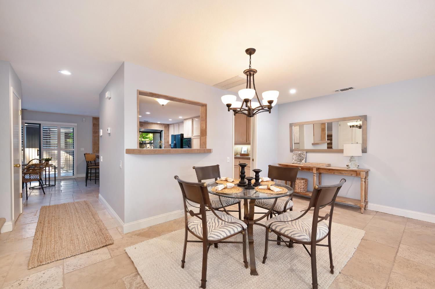 Detail Gallery Image 9 of 31 For 11415 Gold Country Blvd, Gold River,  CA 95670 - 3 Beds | 2/1 Baths