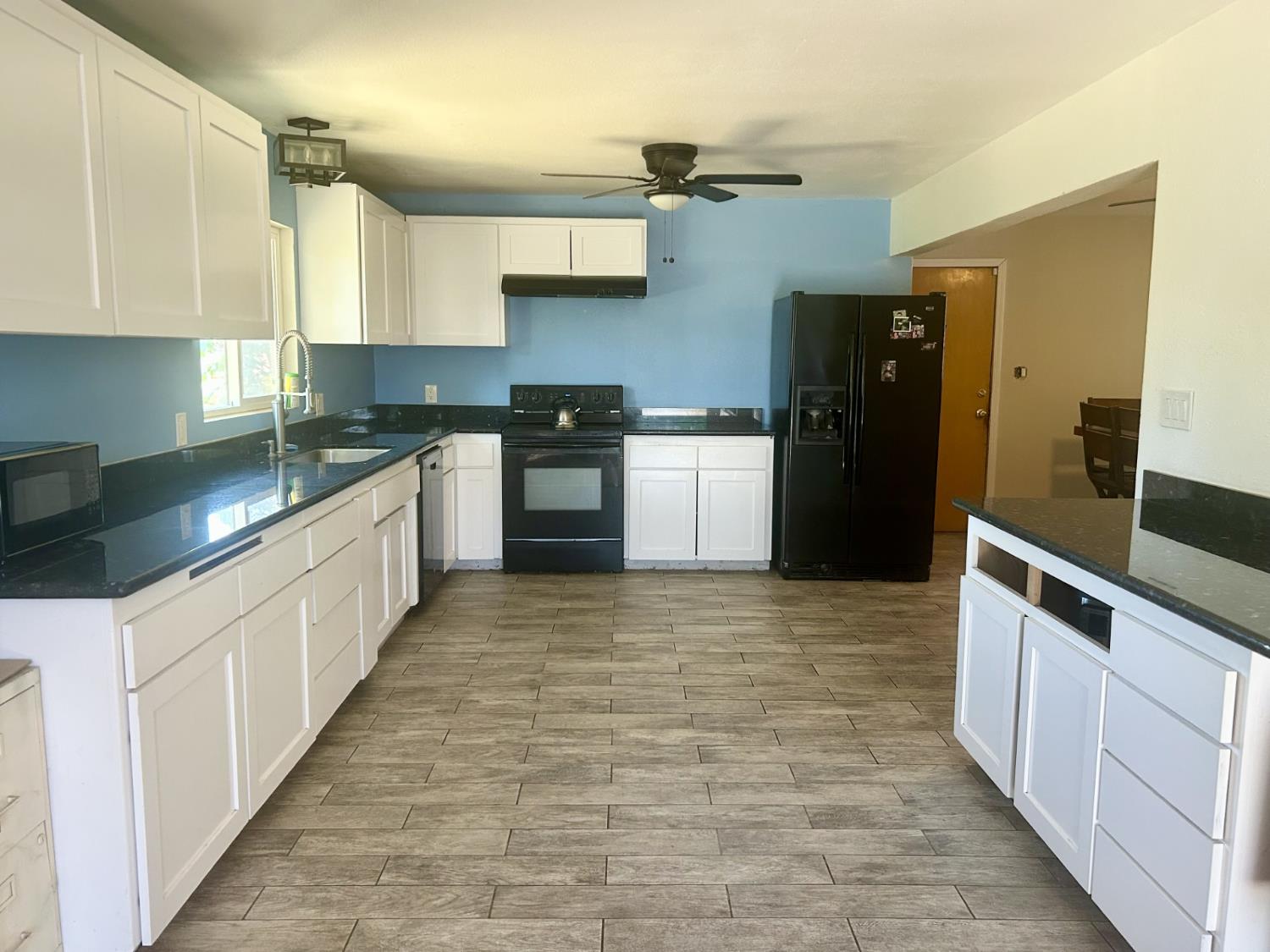 Detail Gallery Image 6 of 30 For 9429 Madeline Dr, Stockton,  CA 95212 - 3 Beds | 2 Baths