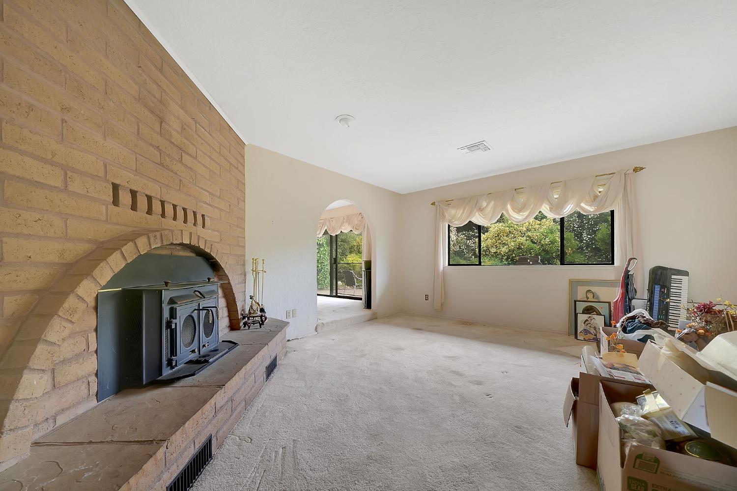 Detail Gallery Image 6 of 28 For 10896 Sutter Circle, Sutter Creek,  CA 95685 - 3 Beds | 2 Baths
