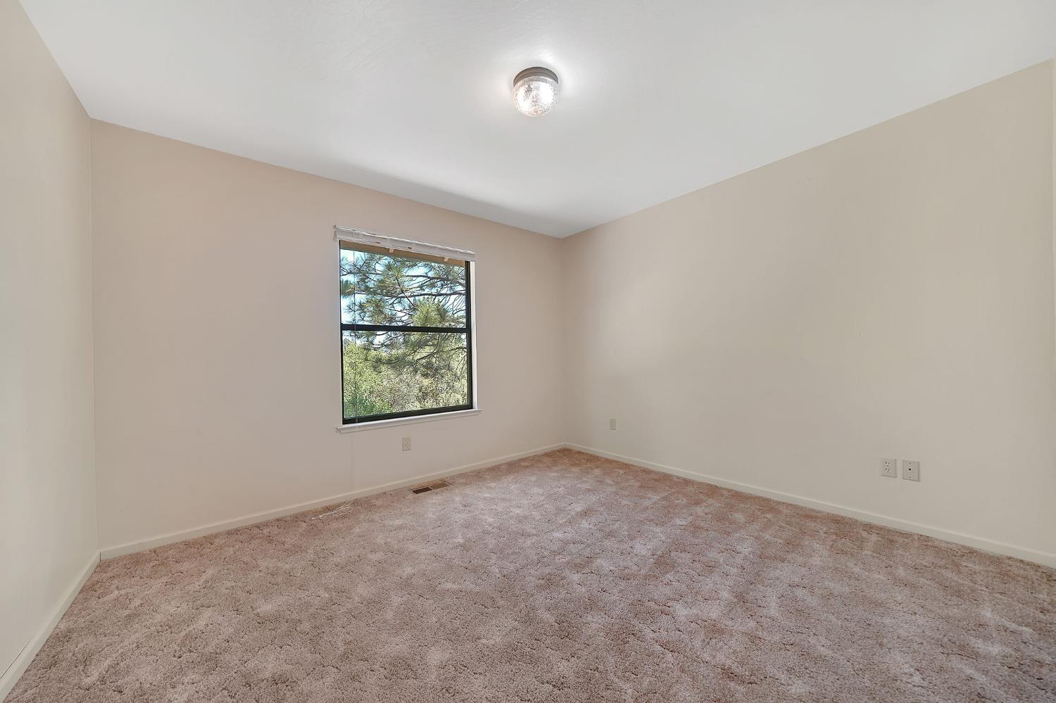 Detail Gallery Image 32 of 61 For 6816 Italian Vista Ct, Mokelumne Hill,  CA 95245 - 3 Beds | 2 Baths