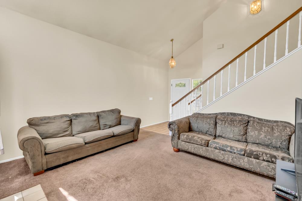 Detail Gallery Image 7 of 46 For 9004 Beryl Creek Way, Elk Grove,  CA 95758 - 3 Beds | 2/1 Baths