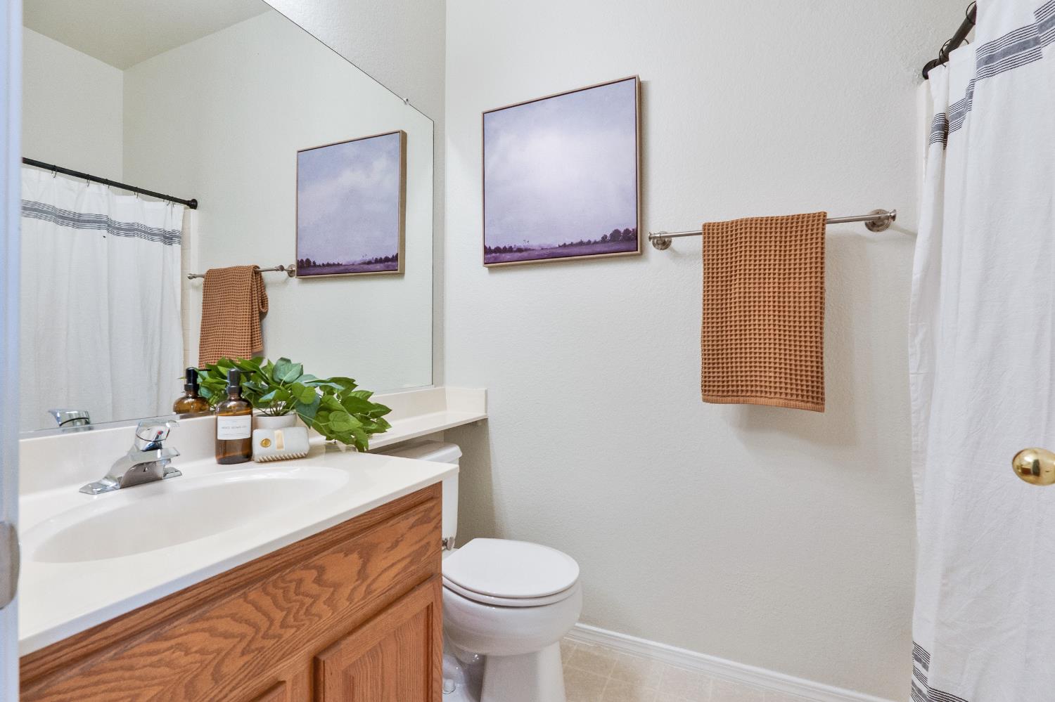 Detail Gallery Image 16 of 34 For 9588 Fetlock Way, Elk Grove,  CA 95624 - 3 Beds | 2 Baths