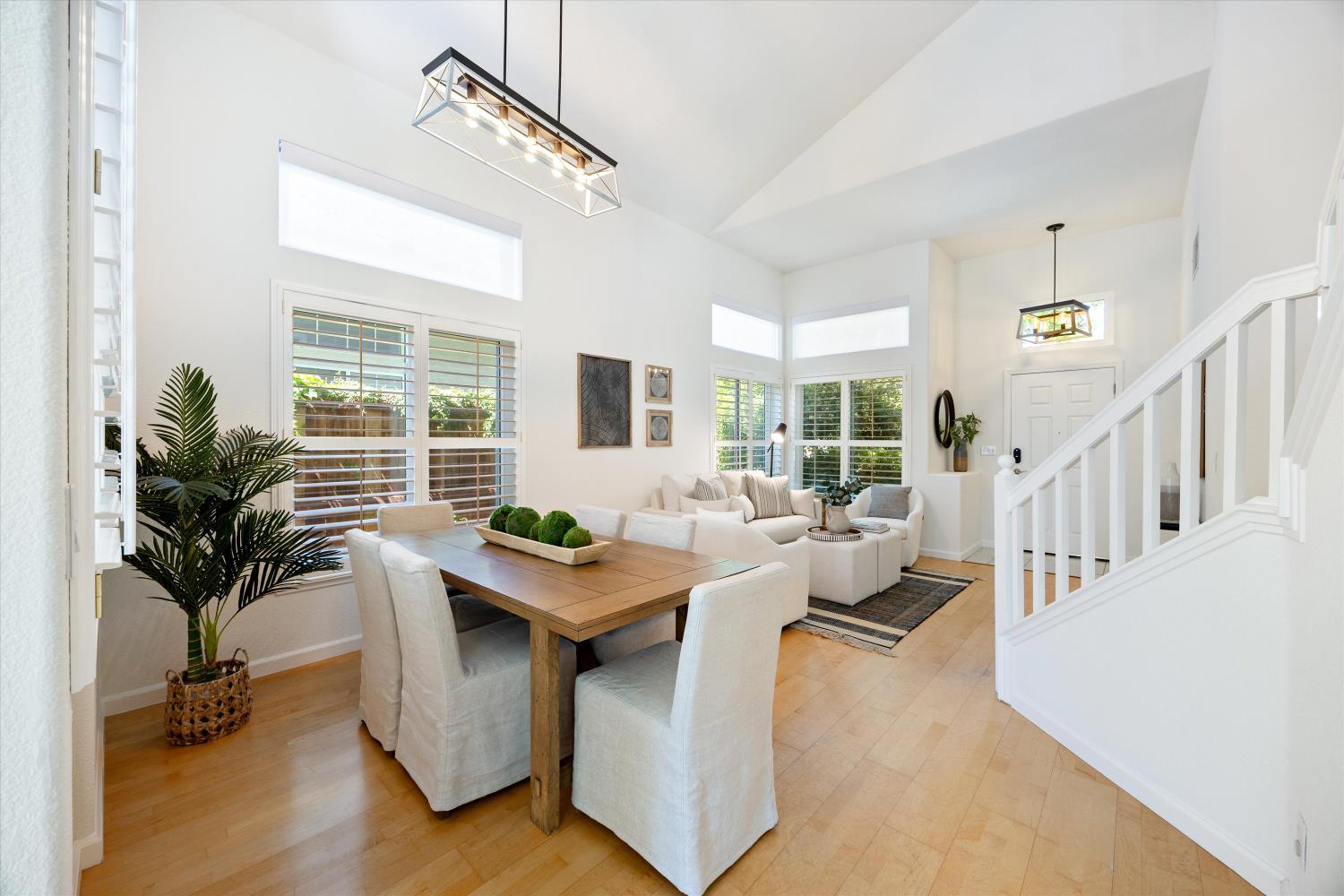 Detail Gallery Image 9 of 40 For 2929 Turnbuckle Cir, Elk Grove,  CA 95758 - 4 Beds | 2/1 Baths