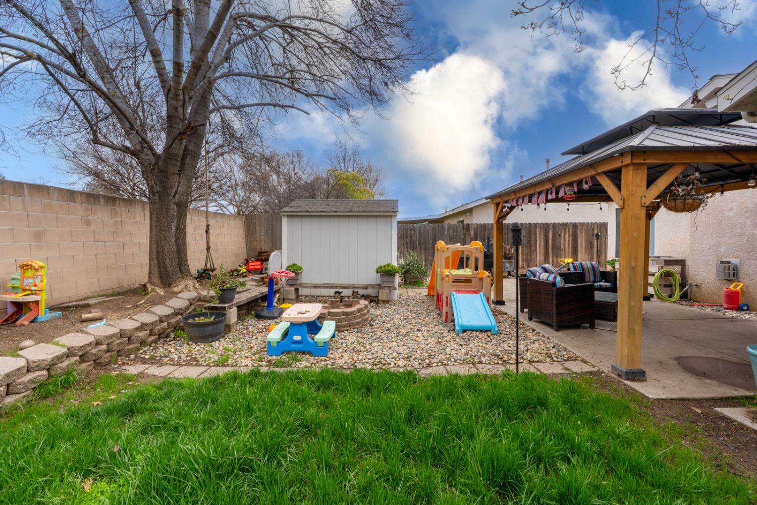 Detail Gallery Image 35 of 47 For 2200 Hanson Ave, Clovis,  CA 93611 - 3 Beds | 2 Baths