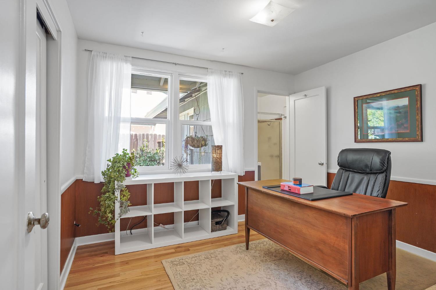 Detail Gallery Image 15 of 28 For 2110 Cascade Rd, Sacramento,  CA 95864 - 3 Beds | 2 Baths
