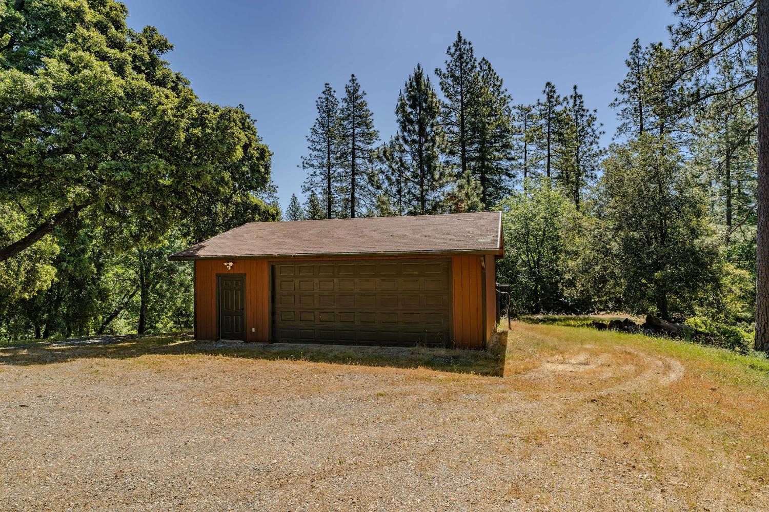 Detail Gallery Image 11 of 98 For 211 Fox Rd, Glencoe,  CA 95232 - 3 Beds | 2 Baths