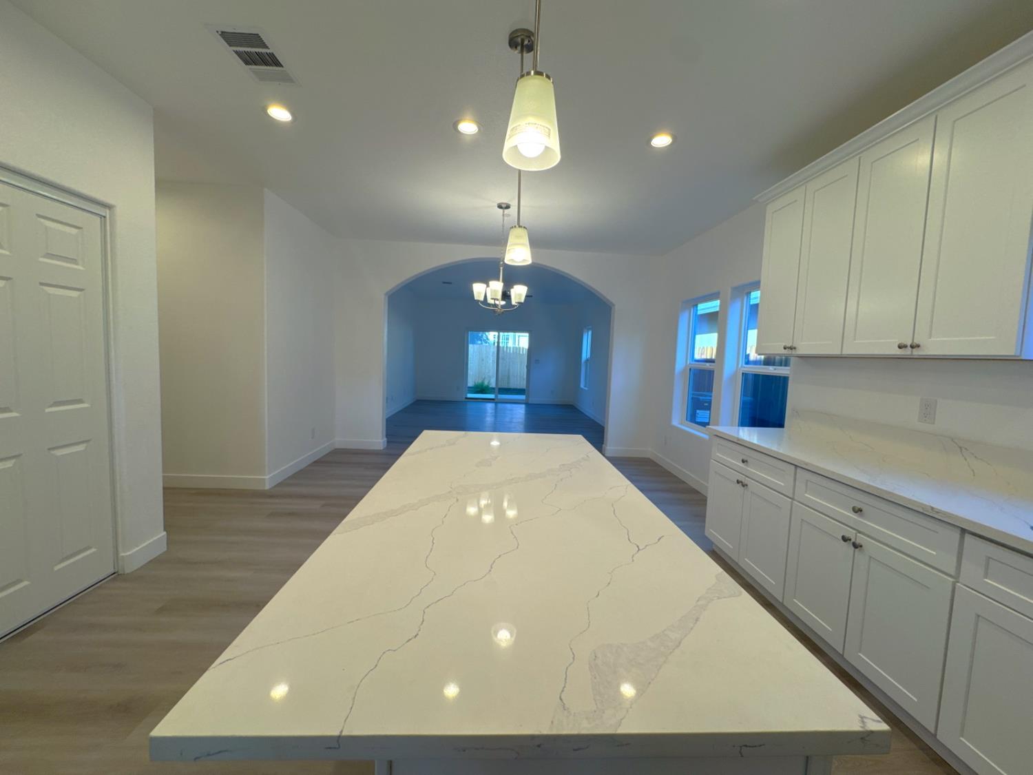 Detail Gallery Image 13 of 41 For 4821 36th St, Sacramento,  CA 95820 - 3 Beds | 2 Baths