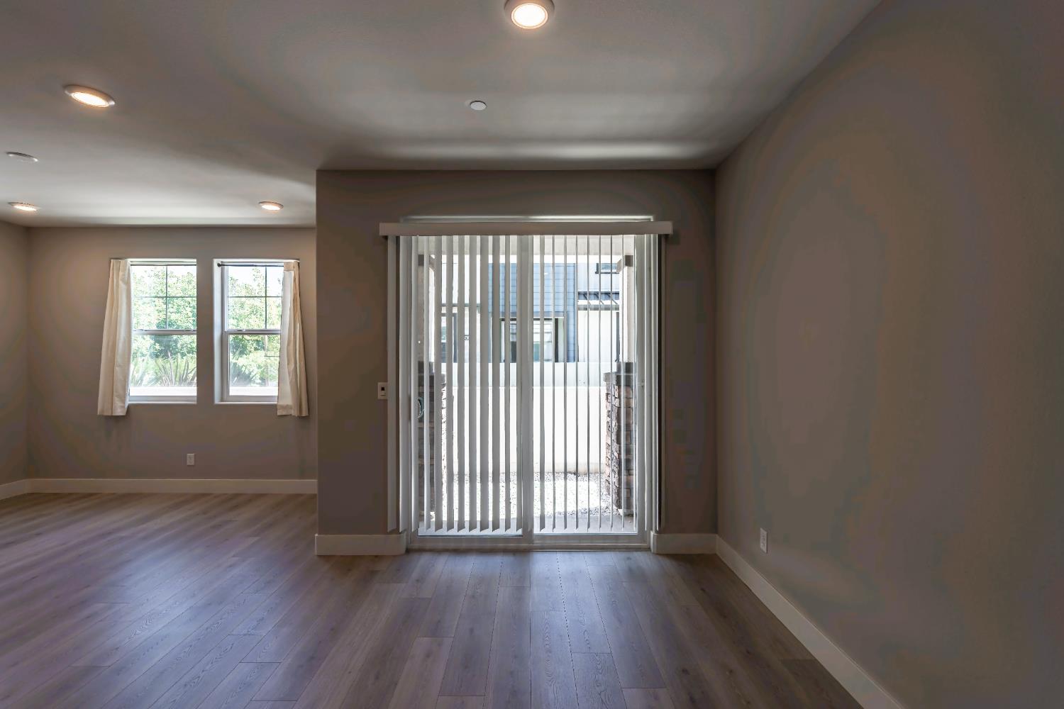 Detail Gallery Image 11 of 41 For 3080 Seaspray Walk, Sacramento,  CA 95833 - 3 Beds | 2/1 Baths