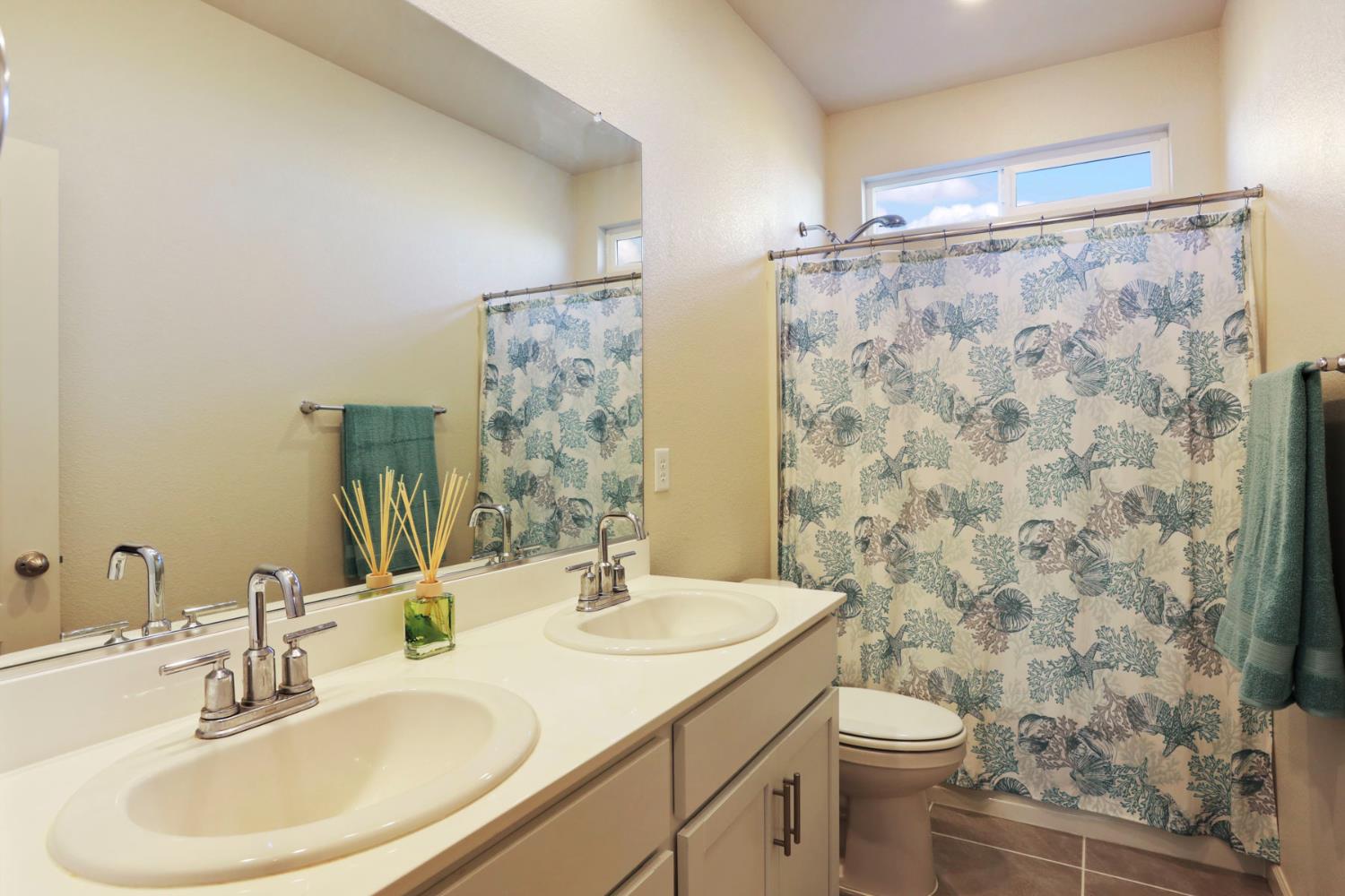 Detail Gallery Image 42 of 64 For 6925 Foraker Dr, Stockton,  CA 95219 - 5 Beds | 3/1 Baths