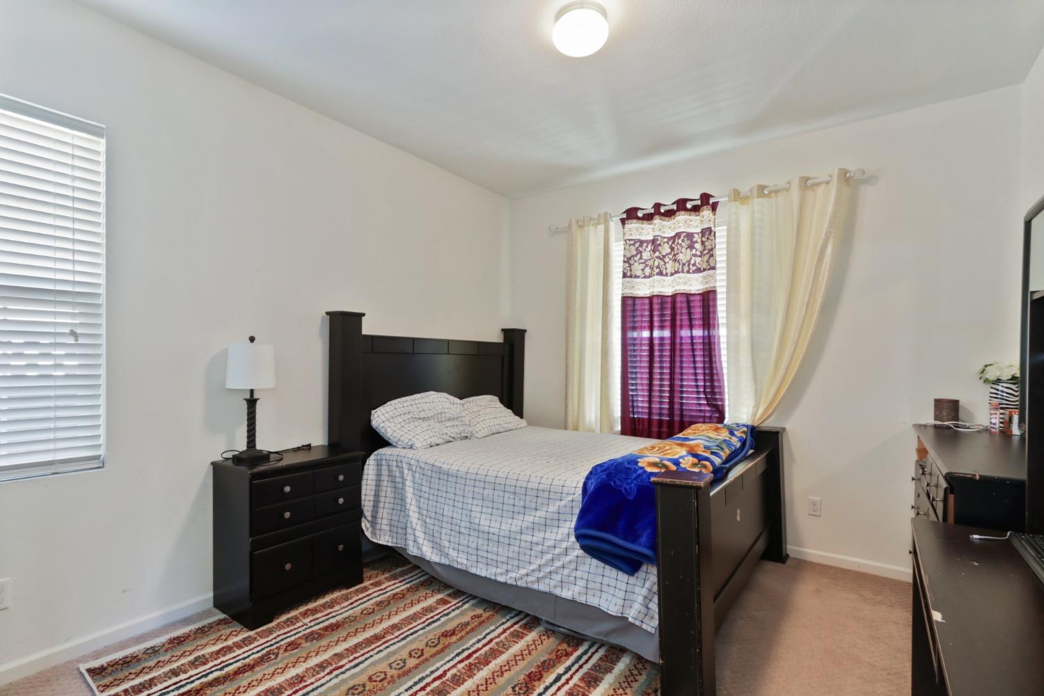 Detail Gallery Image 20 of 45 For 2015 Davis St, Woodland,  CA 95776 - 5 Beds | 3 Baths