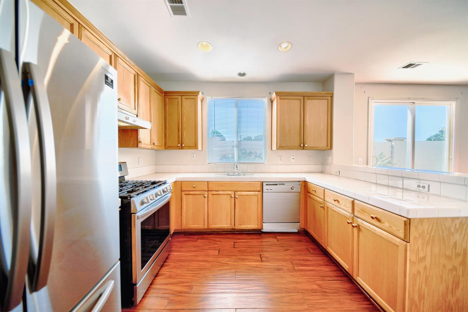 Detail Gallery Image 15 of 78 For 458 Burlington Dr, Tracy,  CA 95376 - 3 Beds | 2/1 Baths