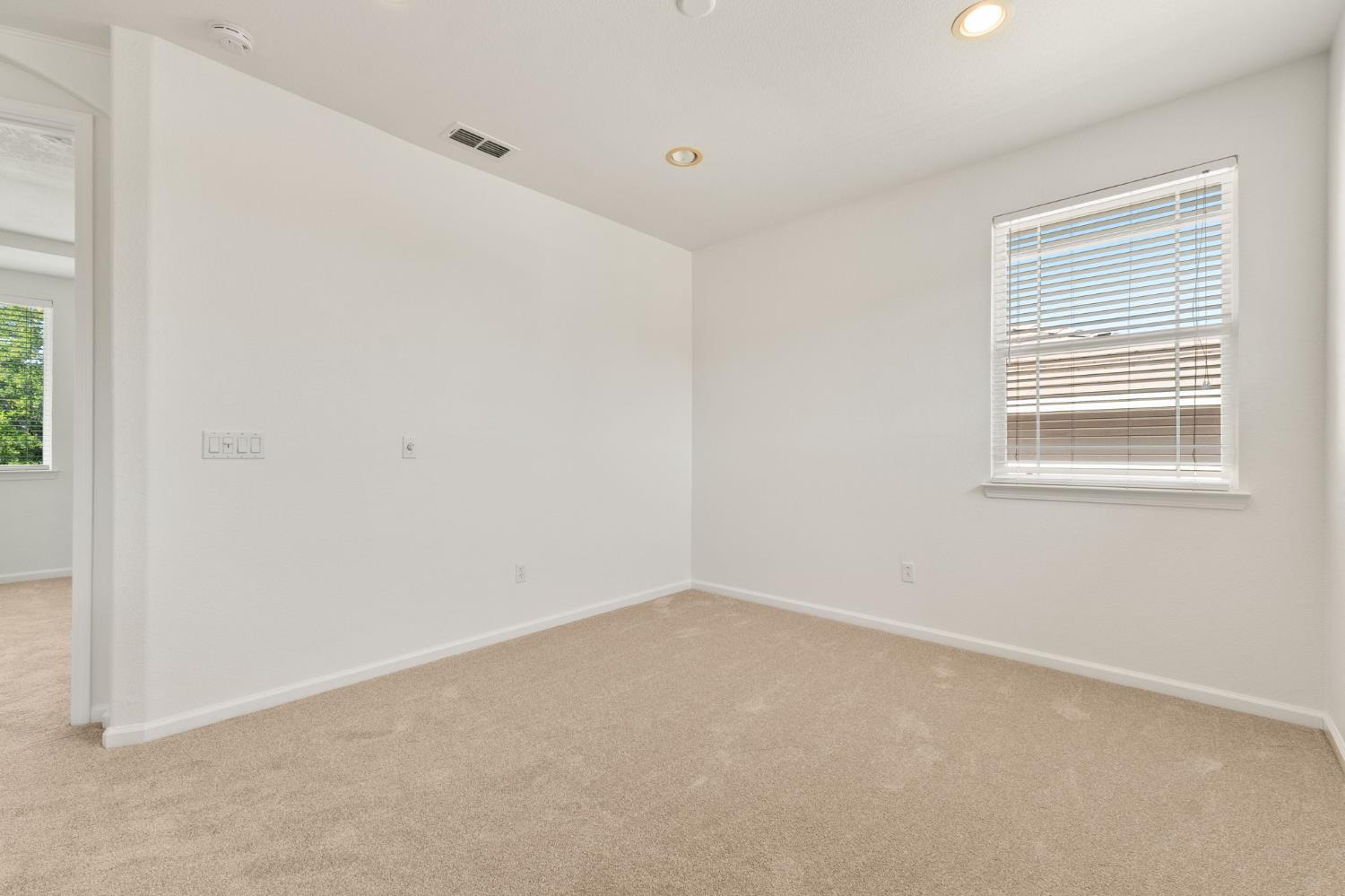 Detail Gallery Image 29 of 53 For 1889 Broadford Dr, Folsom,  CA 95630 - 4 Beds | 3 Baths