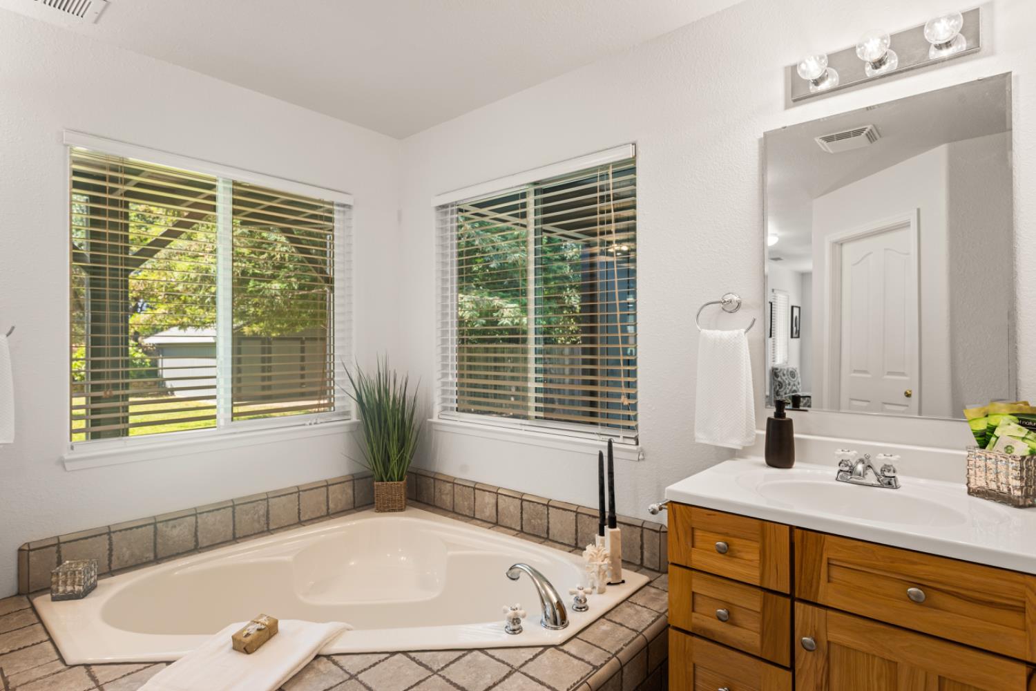 Detail Gallery Image 19 of 38 For 8782 Steven Ave, Orangevale,  CA 95662 - 4 Beds | 3 Baths