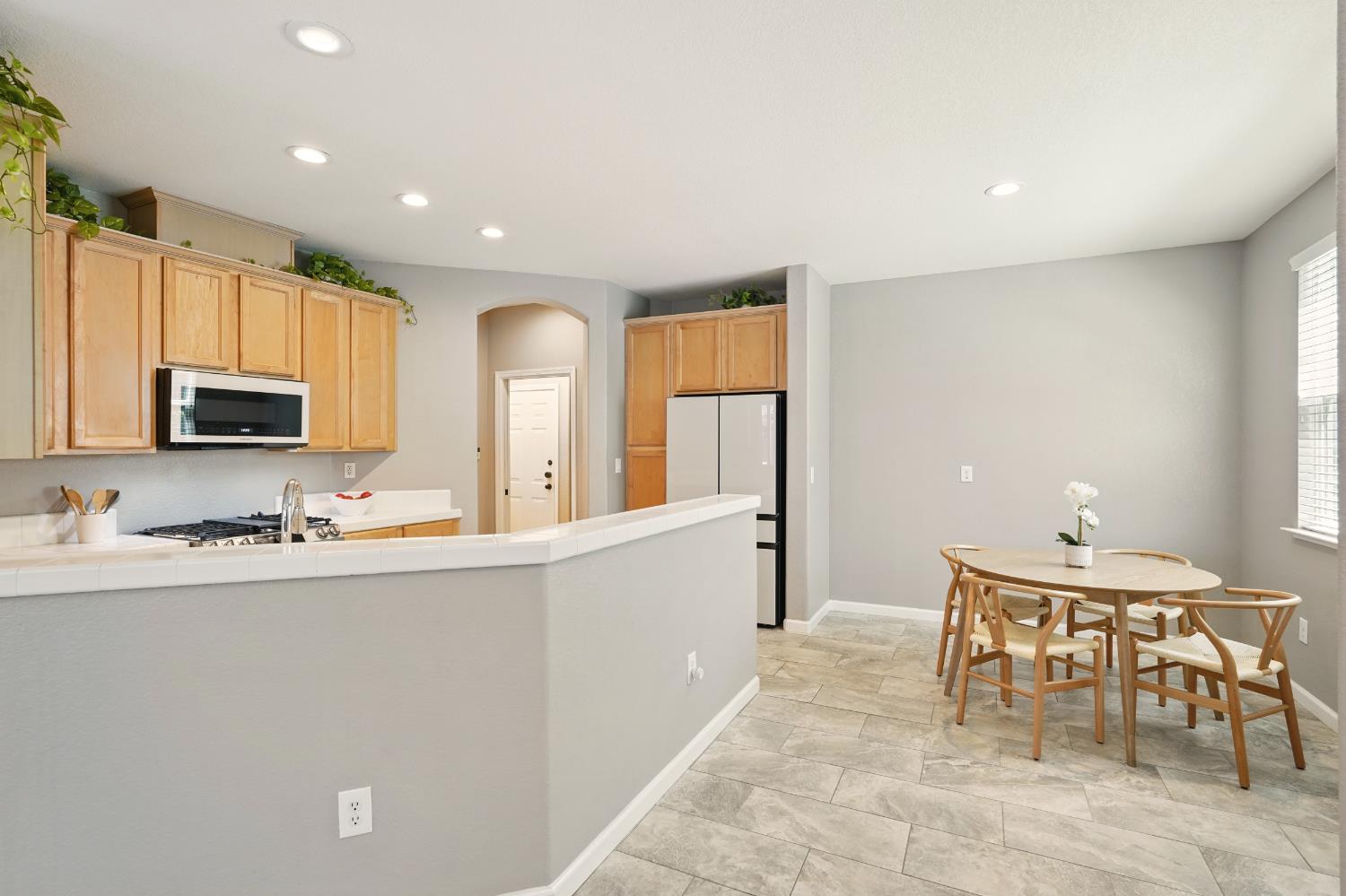 Detail Gallery Image 13 of 34 For 1600 Kentucky Way, Rocklin,  CA 95765 - 2 Beds | 2/1 Baths