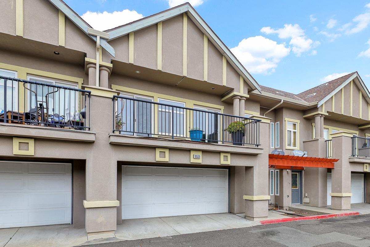 Detail Gallery Image 5 of 51 For 19539 Meekland Ave, Hayward,  CA 94541 - 3 Beds | 3 Baths