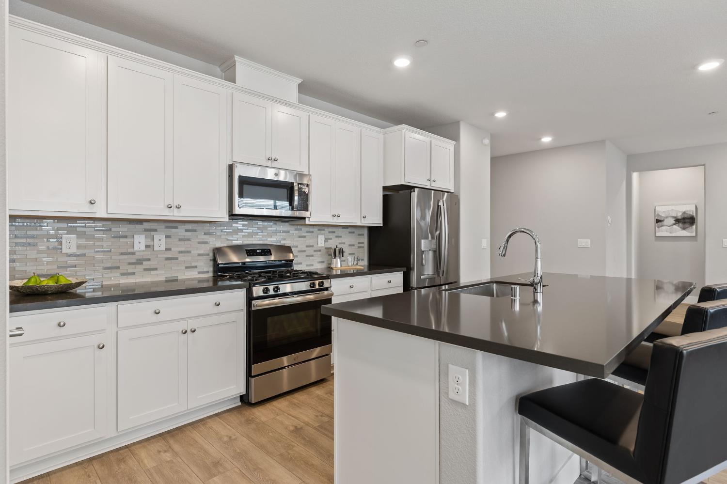 Detail Gallery Image 5 of 47 For 672 Chiselville Ln, Lincoln,  CA 95648 - 3 Beds | 2 Baths