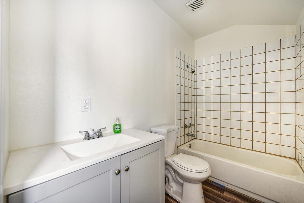 Detail Gallery Image 15 of 34 For 3946 23rd Ave, Sacramento,  CA 95820 - – Beds | – Baths