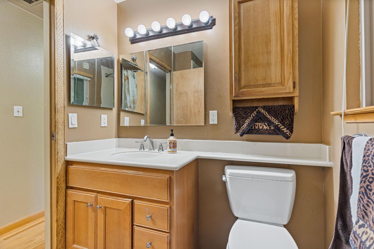 Detail Gallery Image 42 of 59 For 7705 Horseshoe Bar Rd, Loomis,  CA 95650 - 3 Beds | 2 Baths
