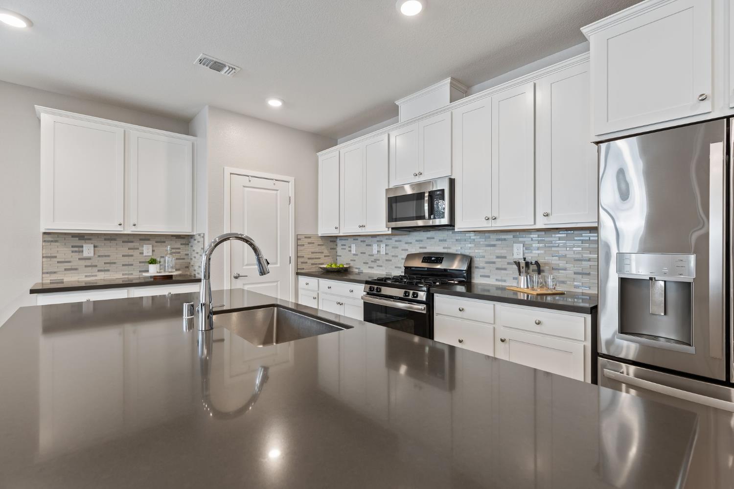 Detail Gallery Image 25 of 47 For 672 Chiselville Ln, Lincoln,  CA 95648 - 3 Beds | 2 Baths
