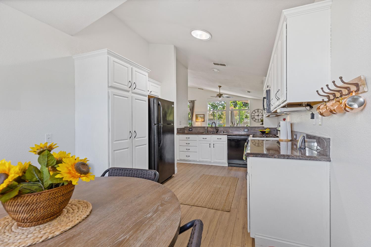 Detail Gallery Image 12 of 51 For 5449 Campcreek Loop, Roseville,  CA 95747 - 2 Beds | 2 Baths