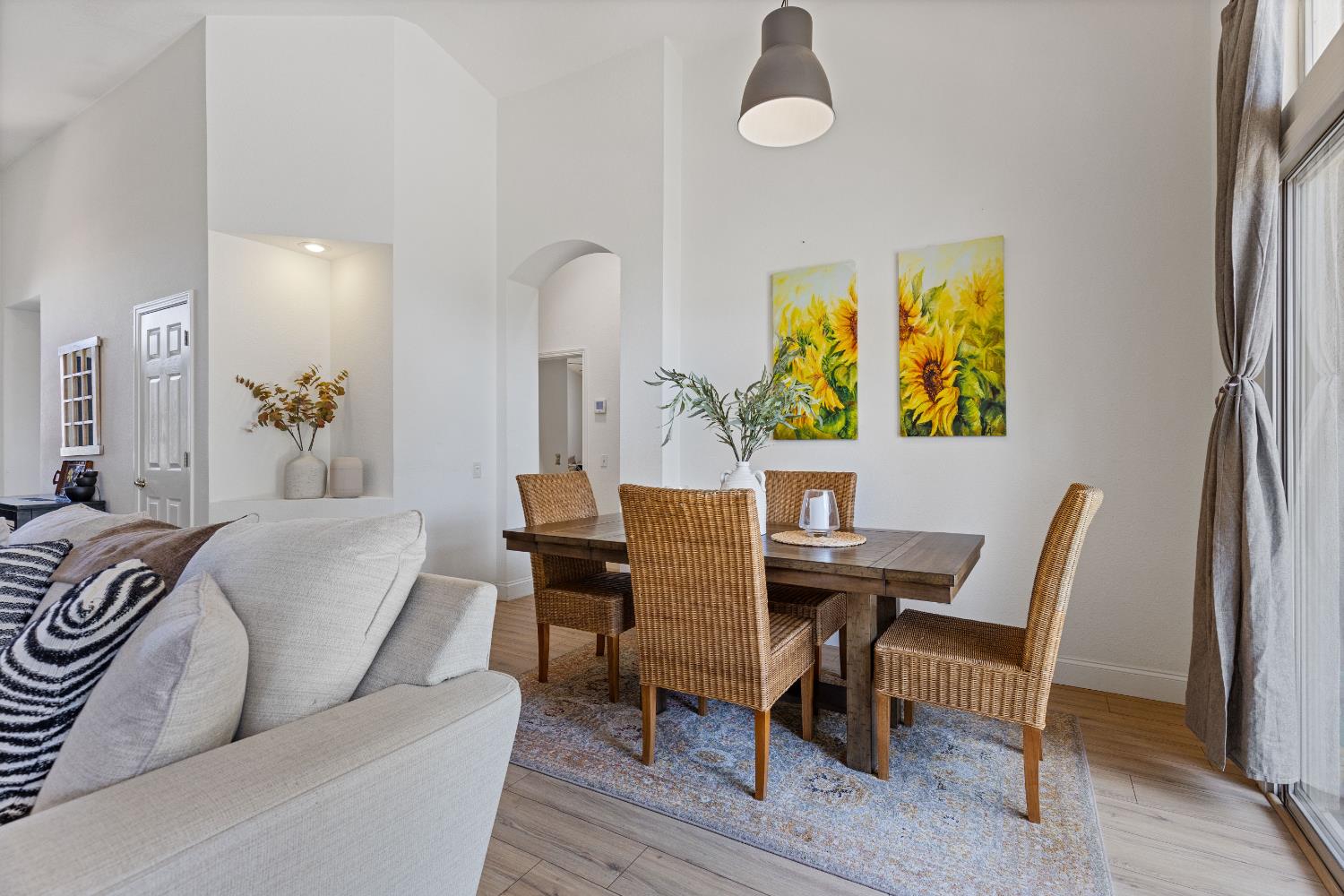 Detail Gallery Image 4 of 51 For 5449 Campcreek Loop, Roseville,  CA 95747 - 2 Beds | 2 Baths