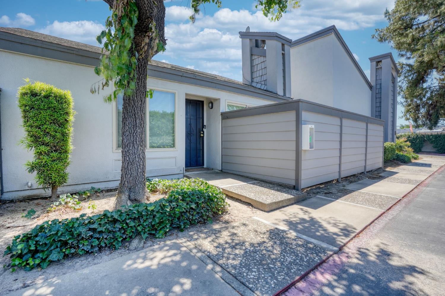 Detail Gallery Image 1 of 20 For 1313 Floyd Ave #151,  Modesto,  CA 95355 - 1 Beds | 1 Baths