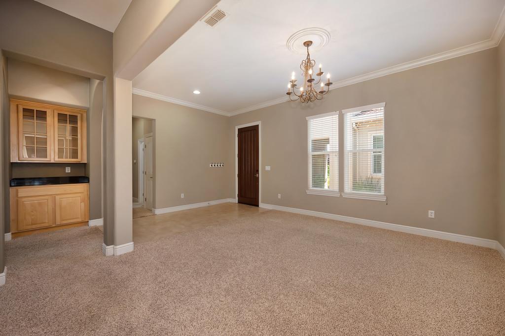 Detail Gallery Image 16 of 87 For 5729 Northborough Dr, Sacramento,  CA 95835 - 4 Beds | 3/1 Baths
