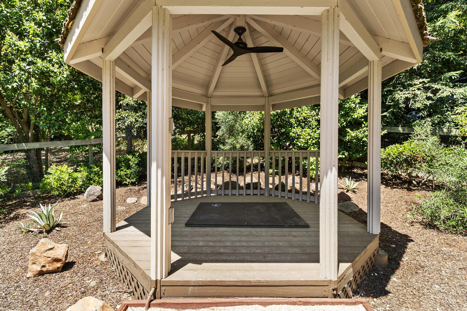 Detail Gallery Image 65 of 82 For 5910 River Glen Court, Carmichael,  CA 95608 - 4 Beds | 2/1 Baths