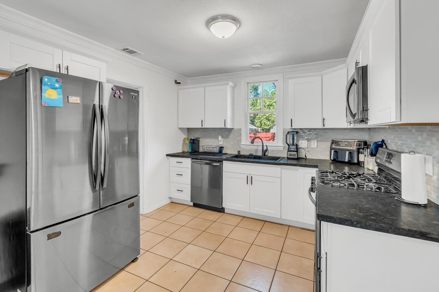 Detail Gallery Image 12 of 33 For 3520 San Jose Way, Sacramento,  CA 95817 - 2 Beds | 1 Baths
