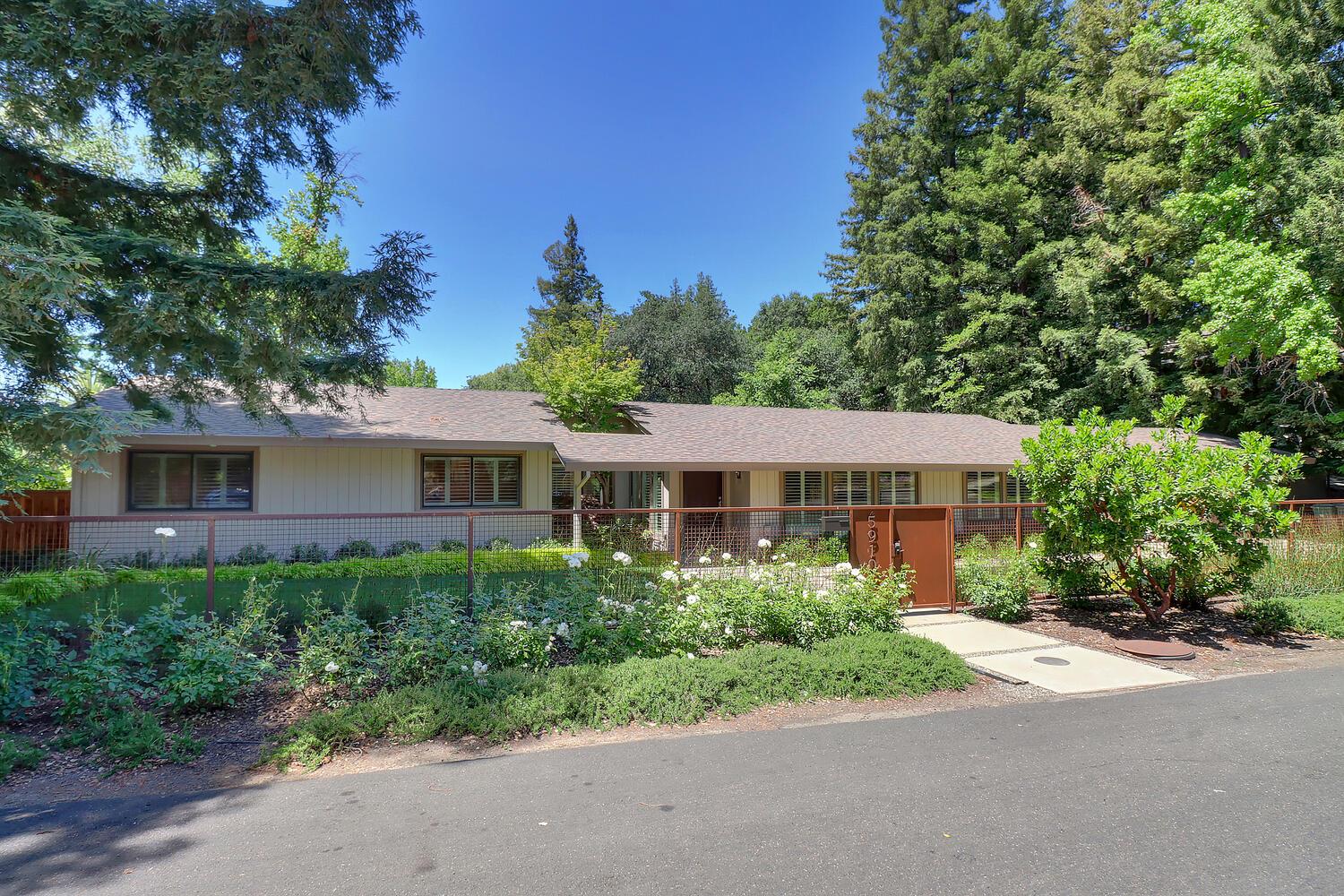 Detail Gallery Image 1 of 82 For 5910 River Glen Court, Carmichael,  CA 95608 - 4 Beds | 2/1 Baths
