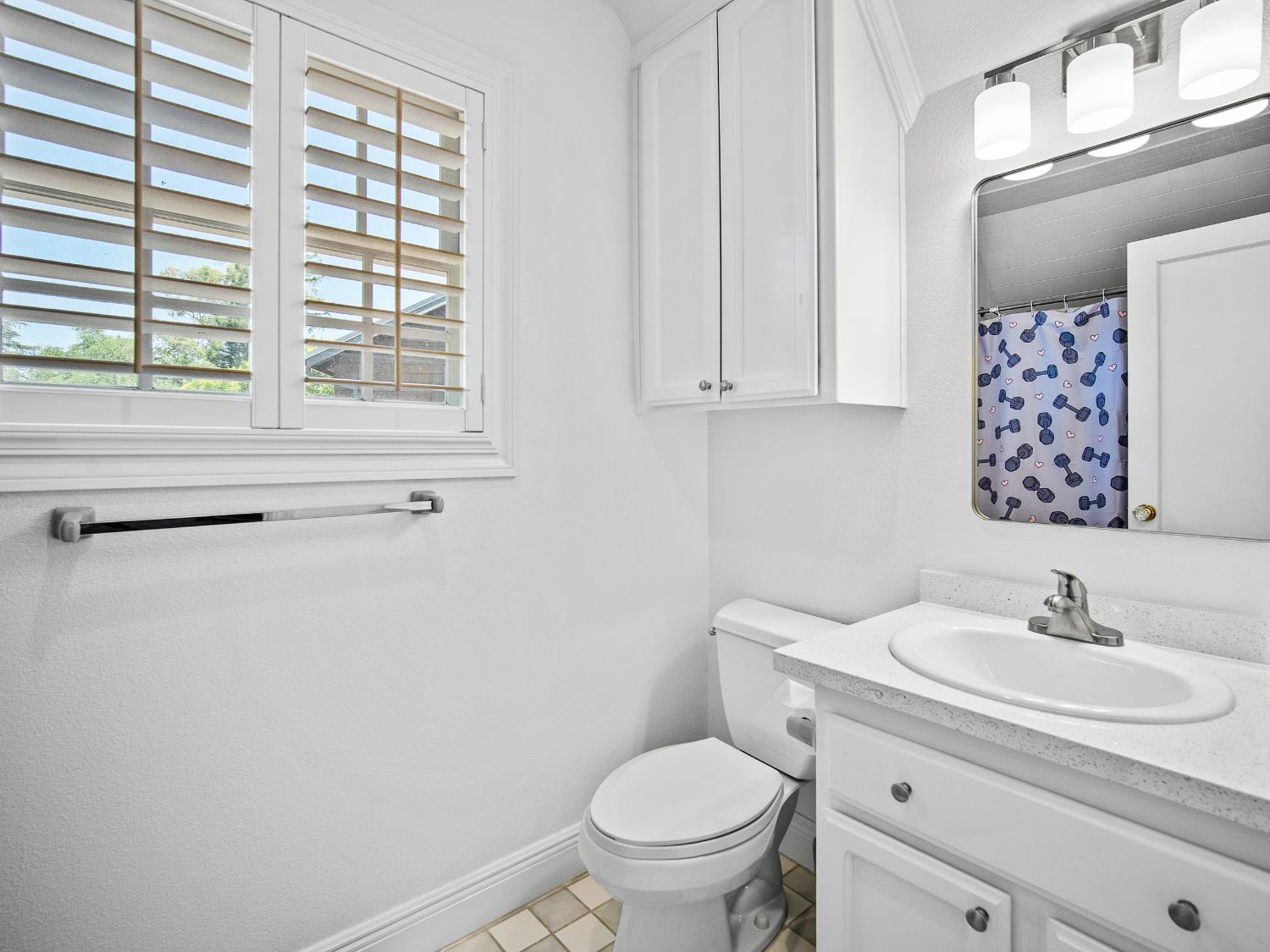 Detail Gallery Image 24 of 85 For 6809 Stanley Ave, Carmichael,  CA 95608 - 5 Beds | 4 Baths
