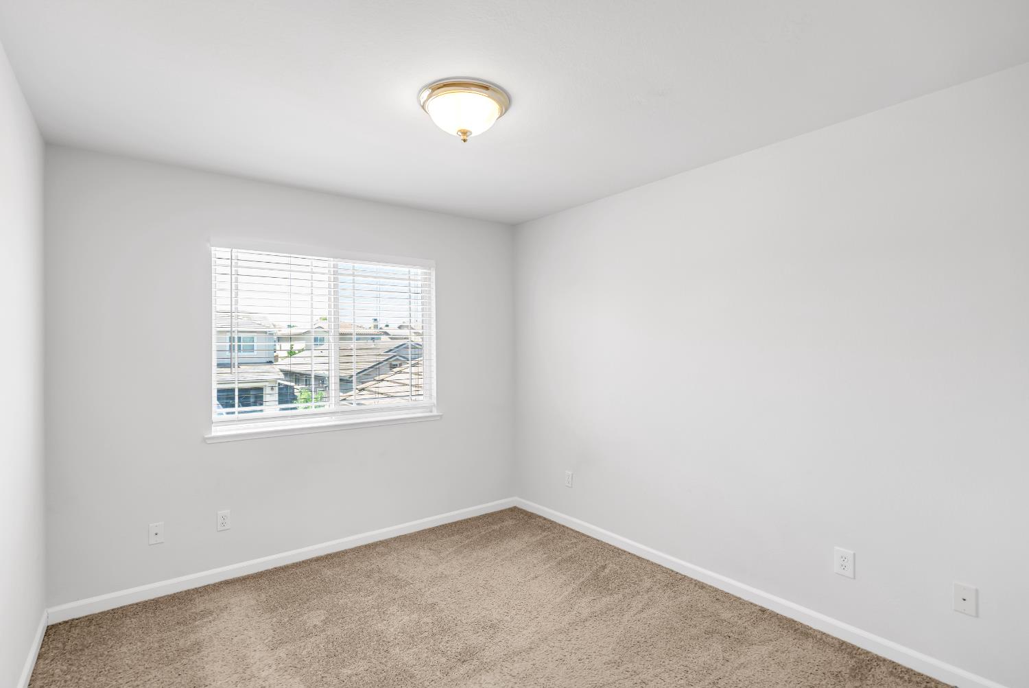 Detail Gallery Image 19 of 39 For 5342 Alvoca Way, Sacramento,  CA 95835 - 5 Beds | 3 Baths