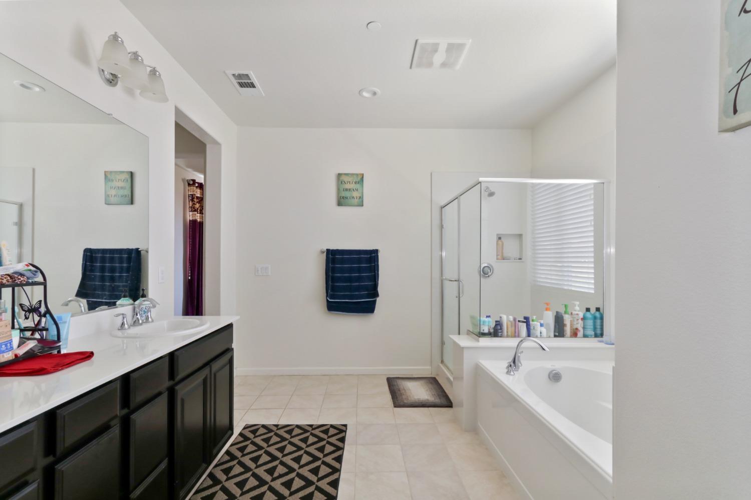 Detail Gallery Image 29 of 45 For 2015 Davis St, Woodland,  CA 95776 - 5 Beds | 3 Baths