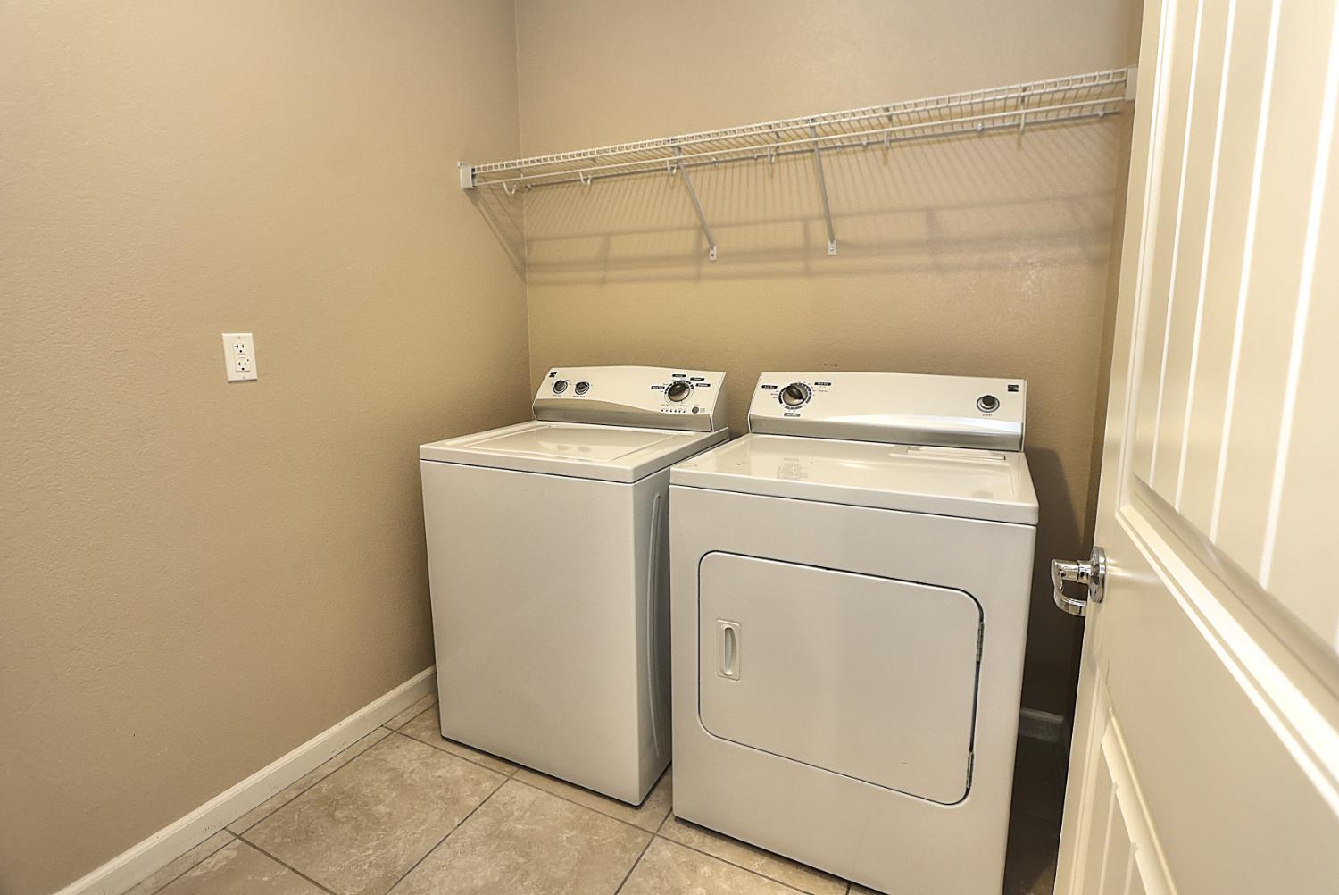 Detail Gallery Image 32 of 57 For 8012 Spiess Ct, Elk Grove,  CA 95757 - 4 Beds | 2 Baths