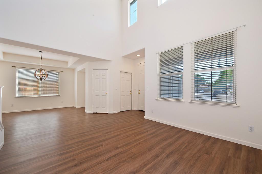 Detail Gallery Image 8 of 43 For 6437 Cormorant Cir, Rocklin,  CA 95765 - 4 Beds | 3 Baths